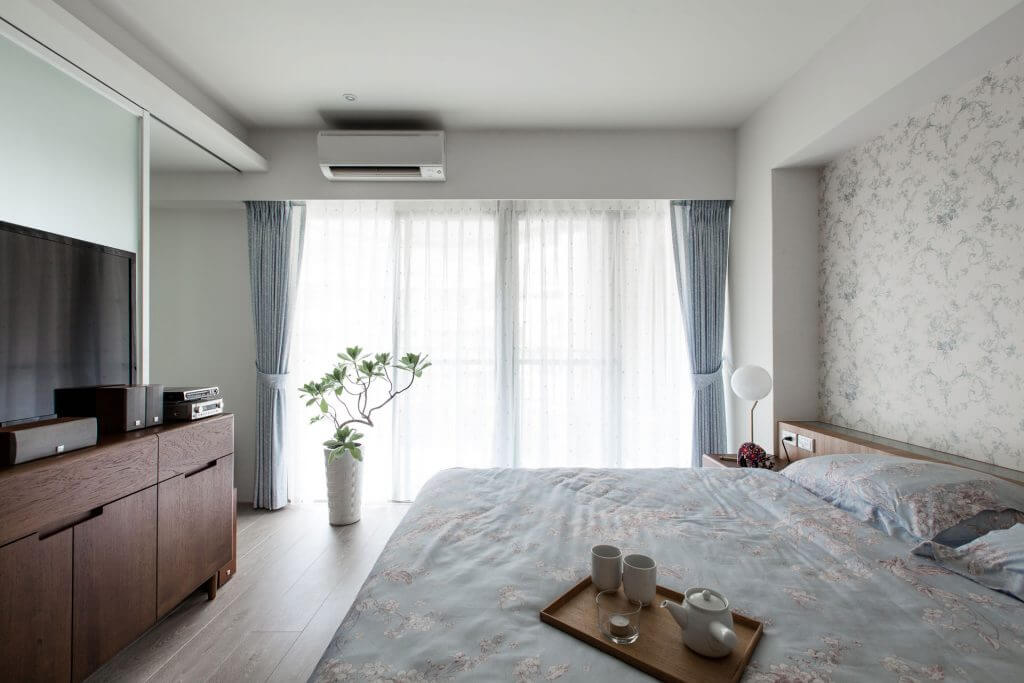 Chú ý đến lượng ánh nắng và vị trí chiếu trực tiếp vào phòng