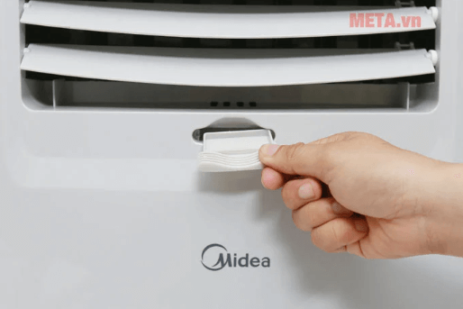 Quạt điều hòa Midea có hộc chứa tinh dầu