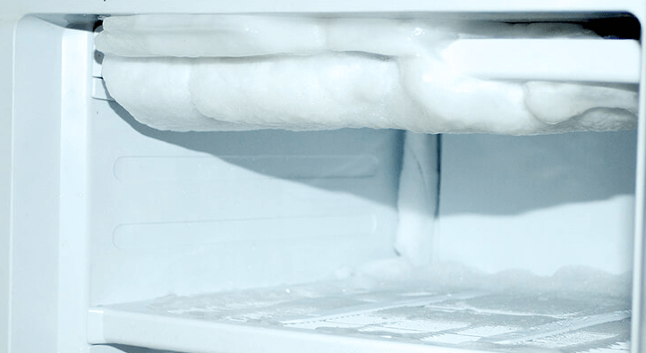 Tủ lạnh bị rò rỉ nước do ngăn đá bị đóng tuyết