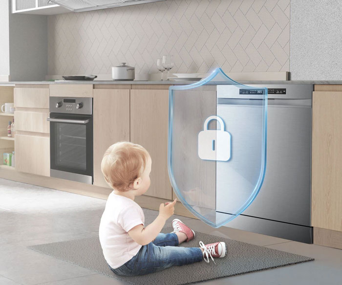 Máy có nhiều tính năng trong đó có tính năng khóa trẻ em rất tiện ích