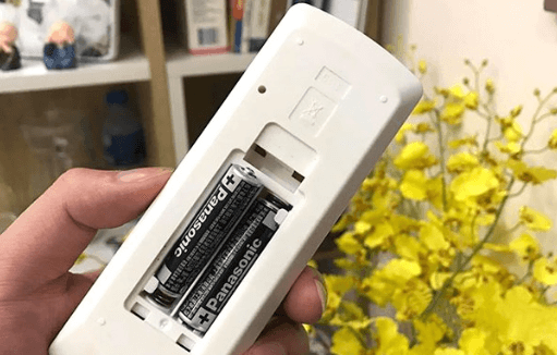 Remote máy lạnh bị hết pin
