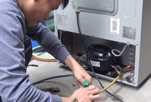 Tủ lạnh Hitachi bị lỗi OP do bị hết gas