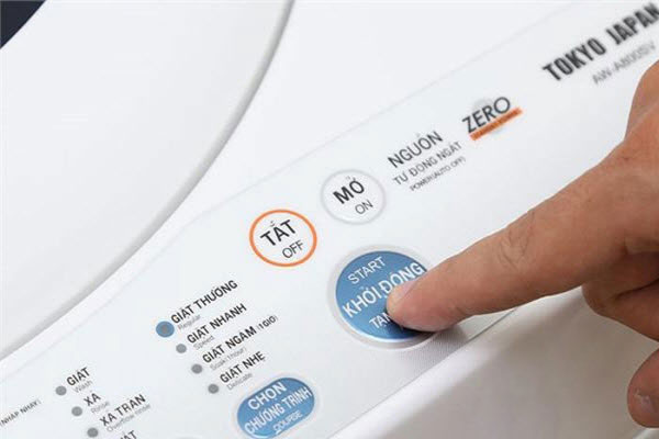 Nhấn nút khởi động để bắt đầu giặt