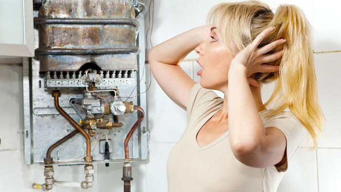 Dấu hiệu bình nóng lạnh bị e