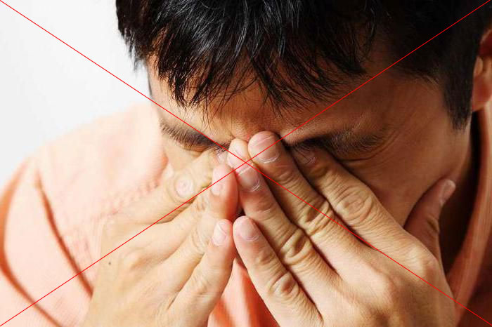 Tuyệt đối không dụi mắt khi bị đau mắt hàn