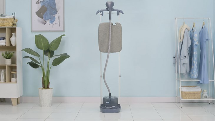 Bàn là hơi nước đứng Electrolux