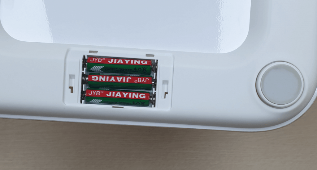 Cân sử dụng pin AAA thay thế tiện lợi, đơn giản