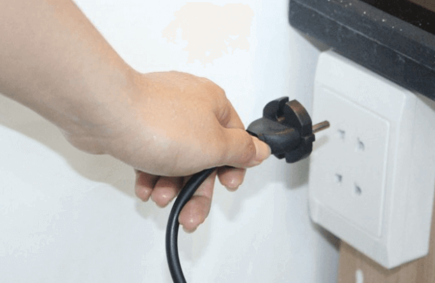Bếp hồng ngoại bật không nóng do mâm nhiệt bếp hồng ngoại bị hỏng