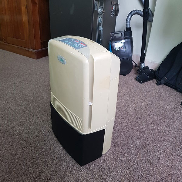 Máy hút ẩm Nhật bãi là gì?